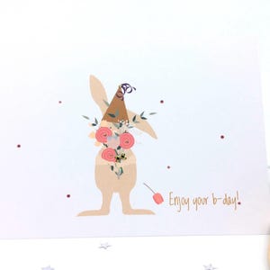 Cartão de aniversário feito à mão, cartão de aniversário de coelho com detalhes florais, cartão de felicitações de coelho fofo, cartão de aniversário caprichoso para ela