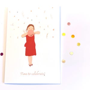 Carte C'est l'heure de célébrer - Carte de fille confettis chatoyante - Carte d'anniversaire ou de félicitations personnalisée pour fille - Robe rouge moderne