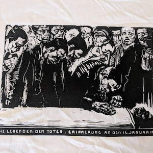 In Memoriam Karl Liebknecht, by Käthe Kollwitz t-shirt