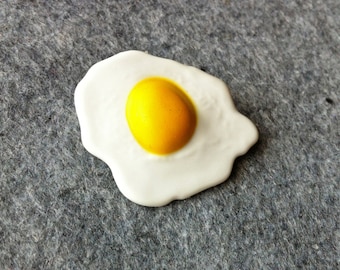 Sunny side up brooch or badge // Made in Rotterdam