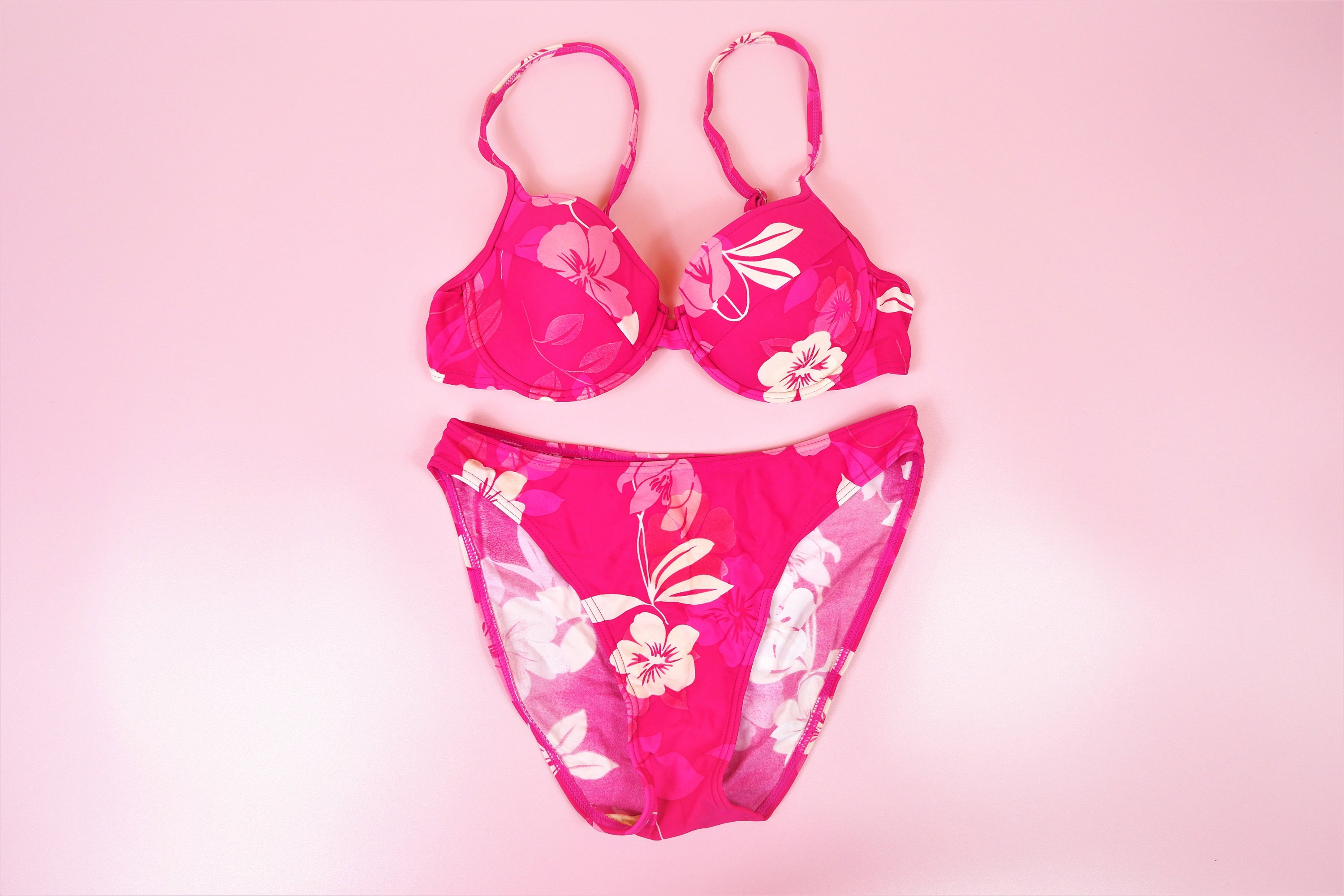 white tube top with pink hawaiin / hibiscus flower, | Depop