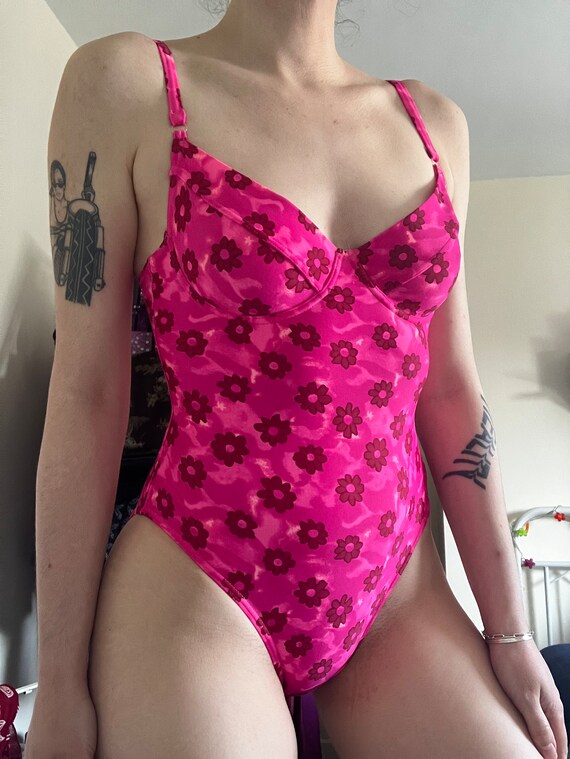 swimming costume underwired
