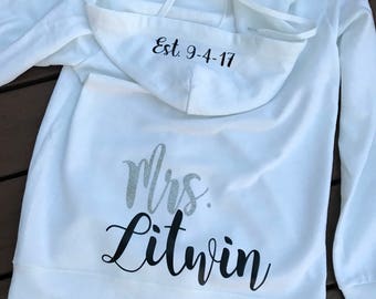 Future Mrs sweatshirt, winter engagement hoodie, bridal shower gift, Spring Engagement gift, Zip Up, Gift for Bride to be