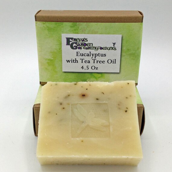 Eucalyptus & Tea Tree Facial Soap Bar is scented with the cooling clarity of eucalyptus and the purifying strength of tea tree oil. Vegan.