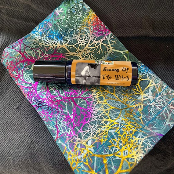 Season Of The Witch Perfume Roll-on, is like a simmering cauldron of autumn magic. This warm, intoxicating blend is irresistibly enchanting.