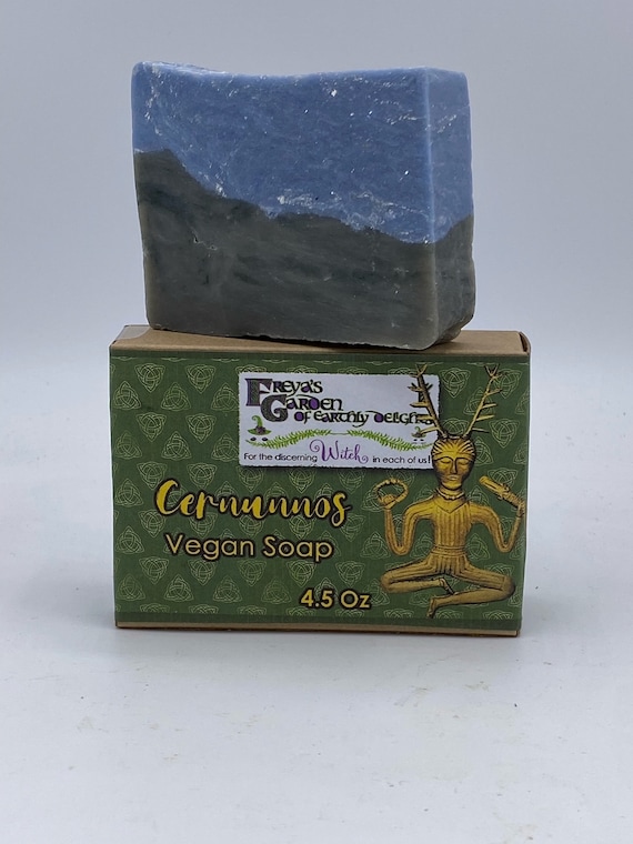 Cernunnos is a wild and invigorating bar of soap that channels the untamed spirit of the forest god himself. Fresh scent. Vegan.