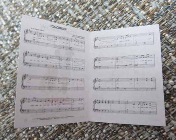 PRINTED 2 DOLLHOUSE MINIATURE 1980/'S SHEET MUSIC