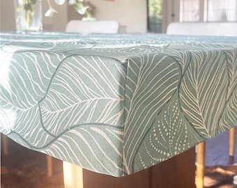 86 options de tissu. Nappe sur mesure, résistante à l'eau et facile à essuyer, dans une boîte, faite sur mesure à la dimension de votre table. Trou pour parapluie disponible