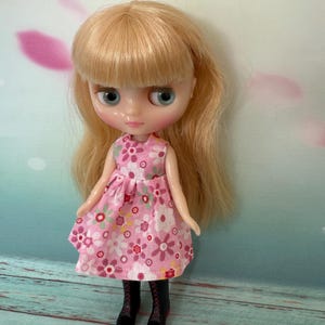 Pink doll dress with pretty floral fabric. To fit Middie Blythe dolls. Handmade.