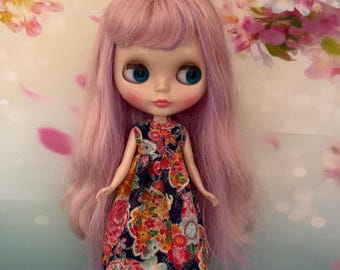 Doll dress blue Japanese floral print. To fit Pullip and Blythe dolls. Handmade.