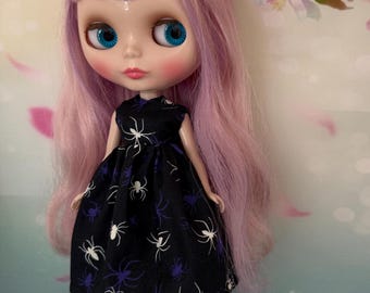 Black dress with white spiders on fabric. To fit Pullip and Blythe dolls.