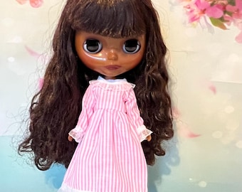 White and pink striped dress. To fit Pullip and Blythe dolls. Handmade.