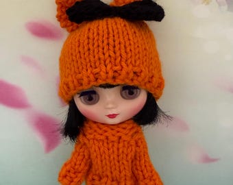 Orange coloured hat and sweater set for Middie Blythe doll!