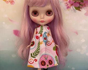 Pale pink dress with Day of the Dead fabric. To fit Pullip and Blythe dolls. Handmade.