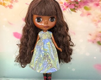 Lilac doll dress with swirls on print! To fit Pullip and Blythe dolls. Handmade.