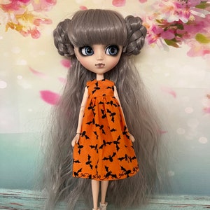 Orange dress with bats on print. To fit Pullip and Blythe dolls. Handmade