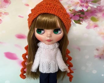 Blythe/Pullip doll hat, lovely pumpkin colour! Pointy hat with corkscrew ties / tendrils