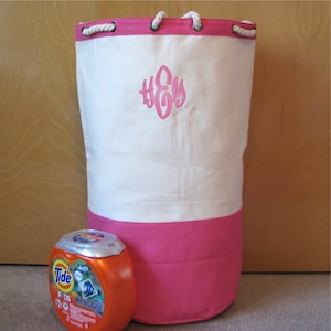 Heavy Duty Canvas Monogrammed Laundry Bag Hamper for College Student Gift, Monogrammed College Dorm Duffle Laundry Bags for Graduation Gift End Scroll NO FLOWER