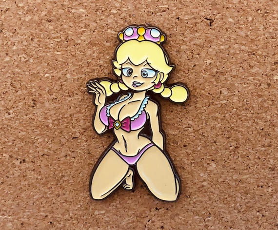Broche à revers en émail, fille champignon Sexy, Peachette, sur mesure