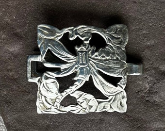 Dragonfly motif, antique jewelry supply, 1 vintage jewelry finding, bracelet or necklace focal medallion, metal supply, Anvils Attic