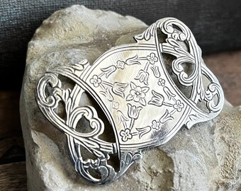 tulip bouquet 1 vintage European jewelry link, AnvilsAttic
