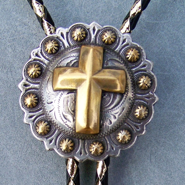 Cravate élégante Rouge Et Noire Avec Motif Saxophone Doré - Neuf Avec étiquettes