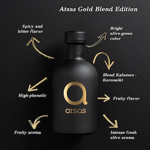 K&ouml;nnte beinhalten: Eine schwarze Flasche Oliven&ouml;l Atsas Gold Blend Edition mit goldenen Buchstaben und Akzenten. Das Etikett hebt das fruchtige Aroma, den Geschmack und die leuchtend olivgr&uuml;ne Farbe hervor. Das Design der Flasche ist elegant und modern, mit matter Oberfl&auml;che.