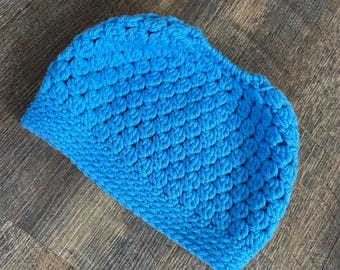RTS Teen Clear Blue Messy Bun Hat, Ponytail Hat - Cluster Stitch - Adult Small