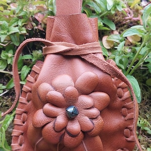 Leather Accessories, Pouch/Purse, Floral Design, Leather Flower/Leaves, Soft, Tan, Drawstring Fastener, Belt Loop, Eco Friendly, Handmade