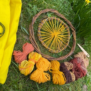 Handmade, Circular Loom, Weaving Kit, Willow Frames x2, Natural Dyed Wool, Learn to weave, Travel Loom, Lap Loom, Beginners, DIY Kit, Round.