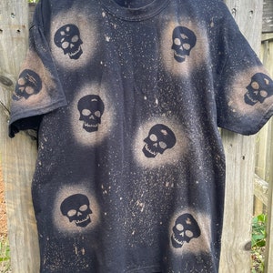 camiseta de esqueleto blanqueada / camisa blanqueada negra / camisa de tinte blanqueado / camisa de terror / camisa de temporada espeluznante