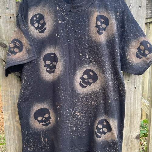 camiseta de esqueleto blanqueada / camisa blanqueada negra / camisa de tinte blanqueado / camisa de terror / camisa de temporada espeluznante