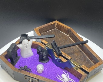 Halloween desk / Coffin zen garden / mini zen garden / Halloween gift / gothic decor / desk fidget / halloween office decorations