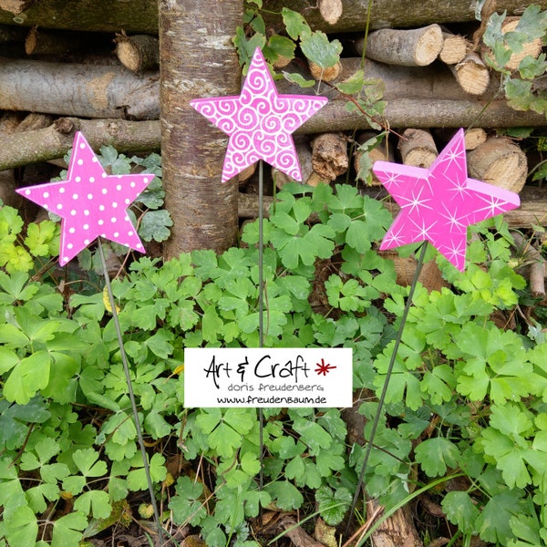 Ensemble de 3 étoiles en bois de frêne rose et rose peintes à la main avec bâton à coller pour la maison et le jardin de Freudenbaum