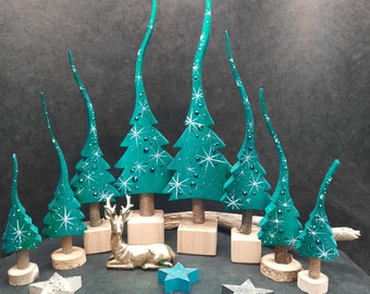 Smaragdgrün mit Emerald mit Sternchen, ein glitzernder Tannenbaum, handbemalter Weihnachtsbaum, aus Holz in 4 Größen (Auswahl) No.2