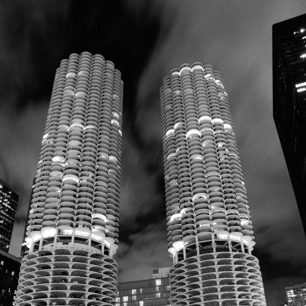 VERTICAL Chicago print, Chicago wall art, Marina City Twin Towers, black and white Chicago photo, Chicago photography, 5x7 8x10 18x24 20x30"