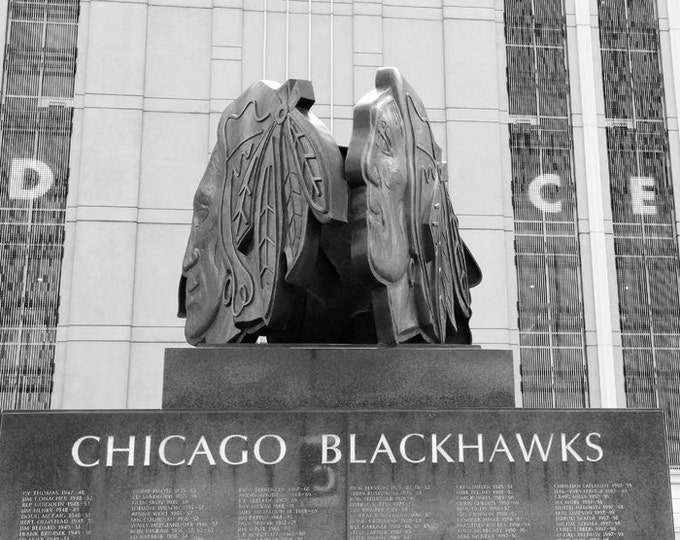 Chicago Blackhawks photo print, United Center, sports photography, hockey art gift, wall decor, paper or canvas, 5x7 8x10 11x14 up to 24x36"