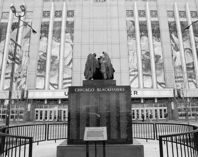 Chicago Blackhawks photo print, paper or canvas, large United Center wall art decor, sports photography gift, 5x7 8x10 to 32x48 inches