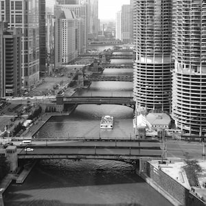 Chicago art print, Chicago River photo, black and white Chicago print, picture of Chicago bridges, large Chicago canvas 5x7 8x10 11x14 40x60