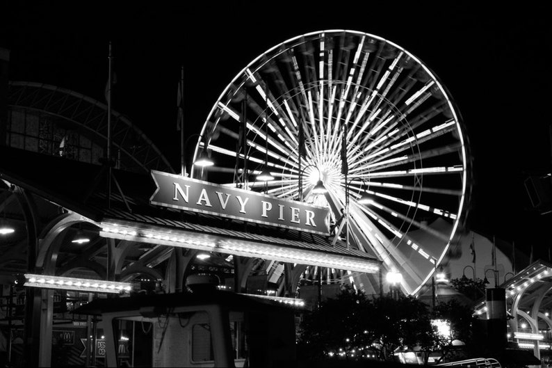 Navy Pier at Night, Chicago wall art, black and white photo, Chicago wall decor, Ferris Wheel, large canvas, 8x10 11x14 16x20 24x30 32x48" afbeelding 8