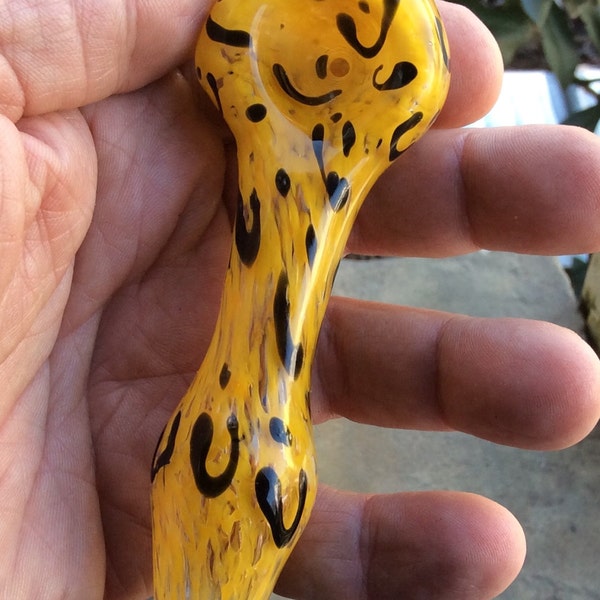 Glass pipe,glass tobacco pipe Boro  cheetah print yellow inside out