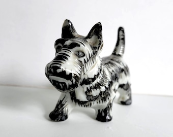 Vintage Scotty Dog Figurine Ceramic or Porcelain Scottish Terrier, Scottie Dog