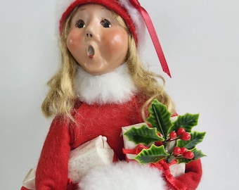 Byer's Choice, Caroler, Girl with Gifts, Collectable Christmas, Farmhouse,