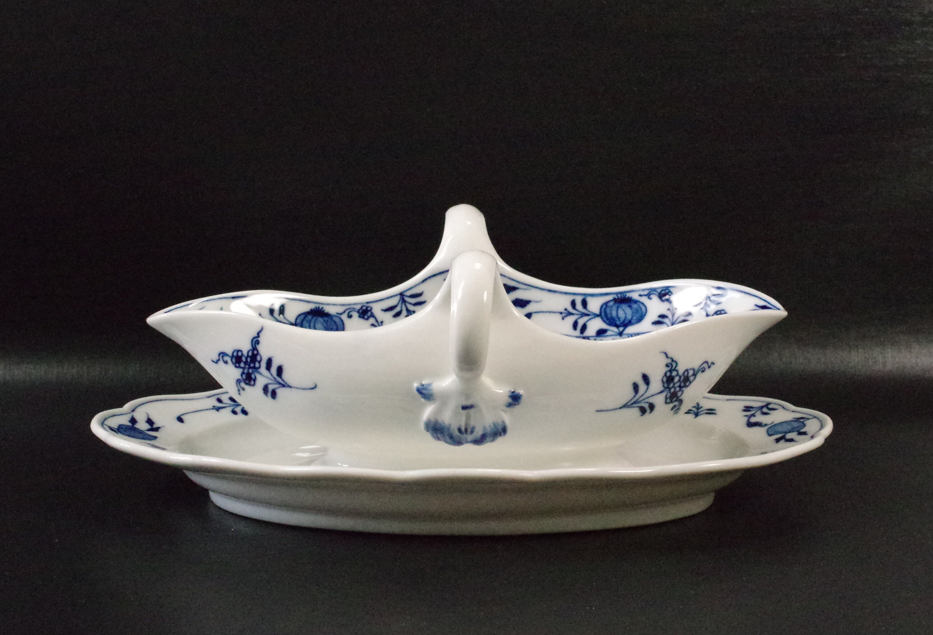 ヴィンテージ マイセン「ブルーオニオン」グレービーボート - 青い交差