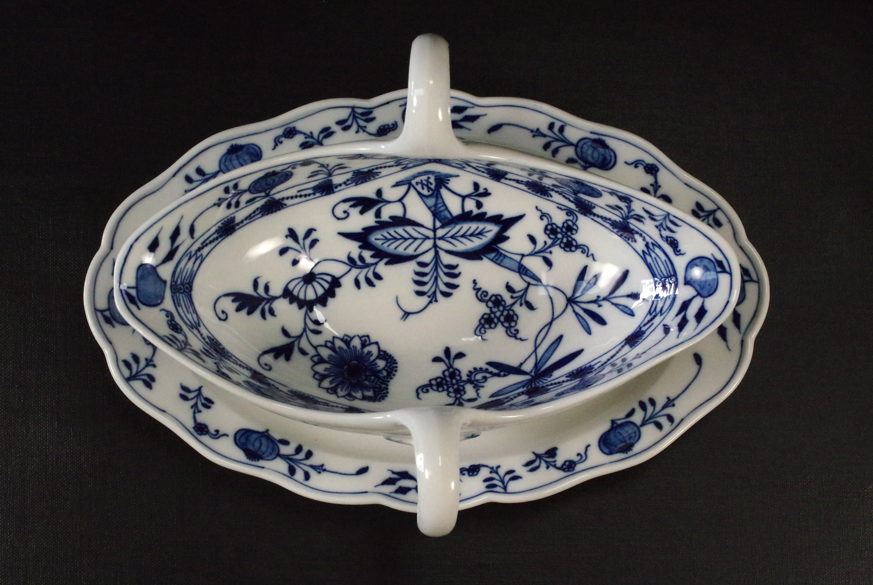 ヴィンテージ マイセン「ブルーオニオン」グレービーボート - 青い交差