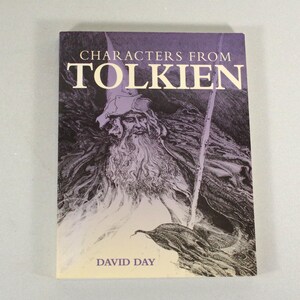 Puede incluir: Un libro titulado "Characters From Tolkien" de David Day. La portada presenta una ilustración en blanco y negro de un mago con barba larga y bastón, sobre un fondo púrpura. El libro está en buen estado.