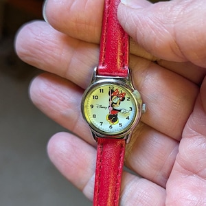 Working vintage silver tone Disney Mini Mouse watch with red leather band cartoon new battery, girls, womens, unisex