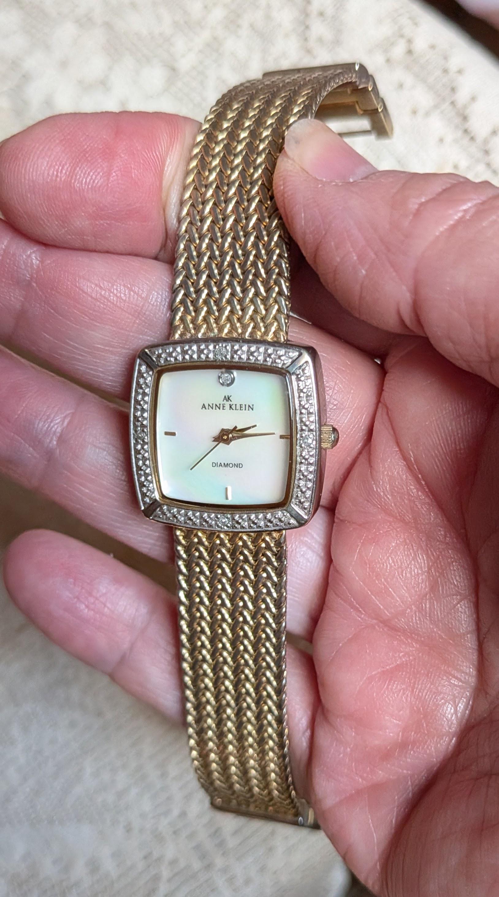 Working Vintage Anne Klein Diamond Accent Mesh Bracelet Watch Gold Tone Working Vintage Anne Klein Diamond Gold Tone Watch Woven  main image 3