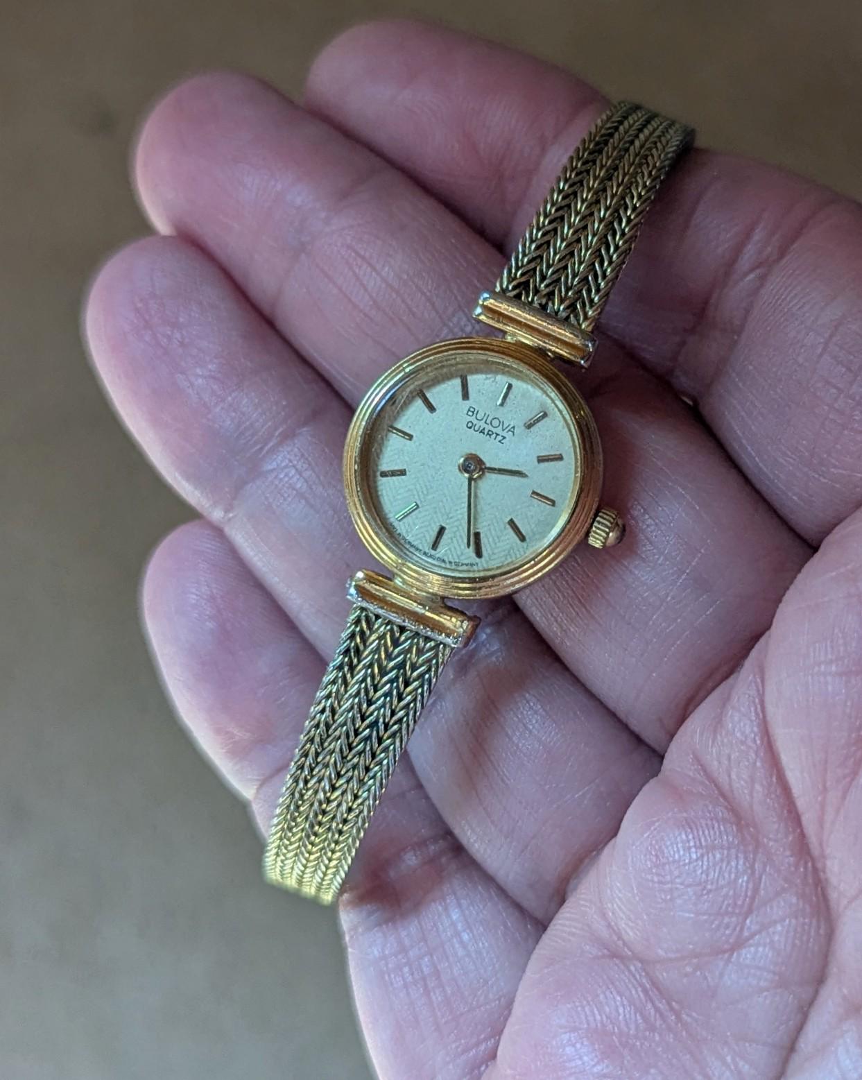 Elegant Vintage Golden Watch with Chevron Band 1959 Solid Gold Rolex Oyster Precision Ref. 6422 with Rare  main image 2