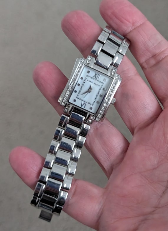 Working Vintage Anne Klein Silver Tone Unisex Watch With  display picture 1
